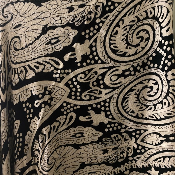 Women’s Shawl/ Wrap - Picture 3 of 4